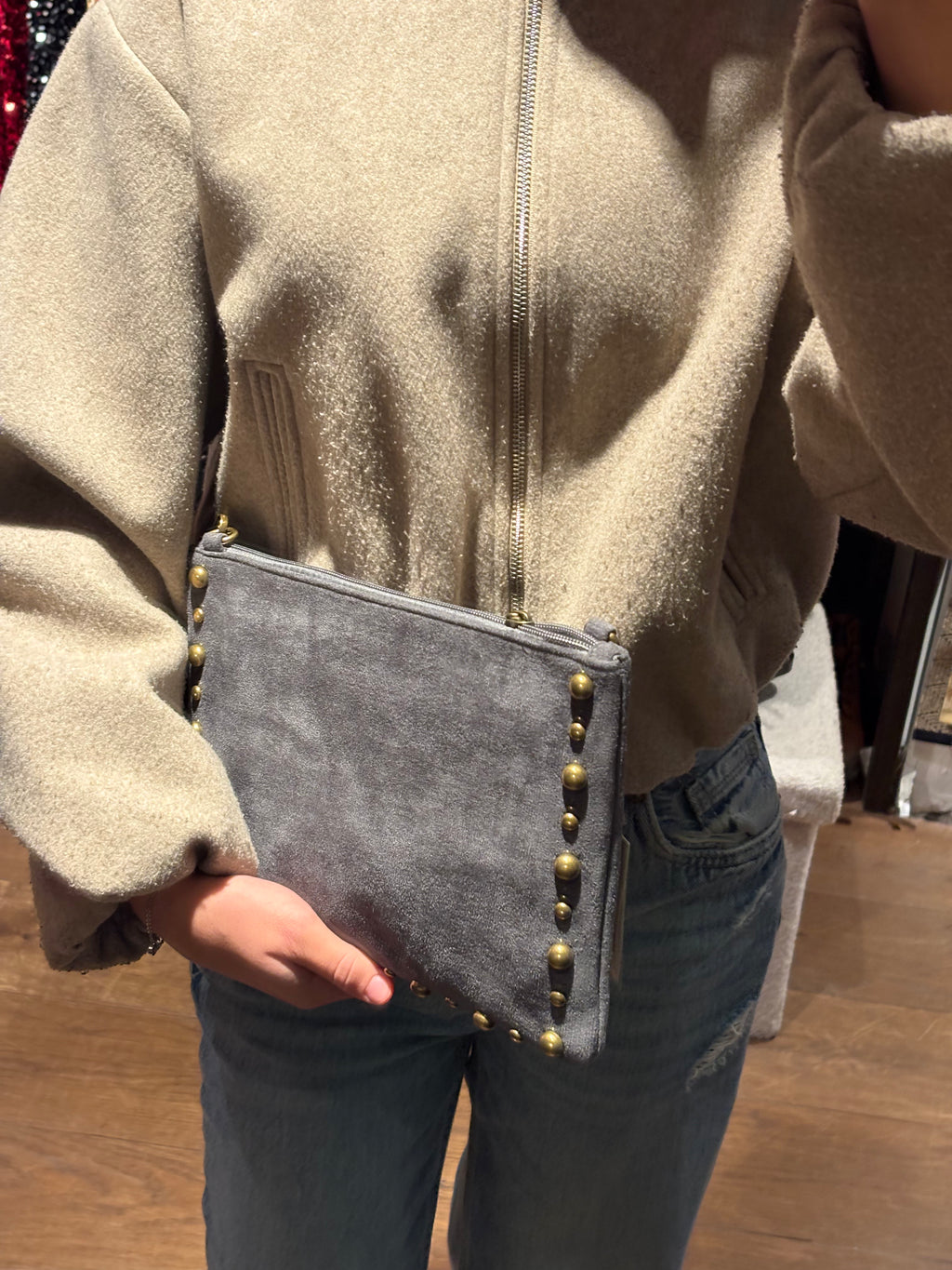 Pochette KIFFEUR – L’élégance du daim au format parfait