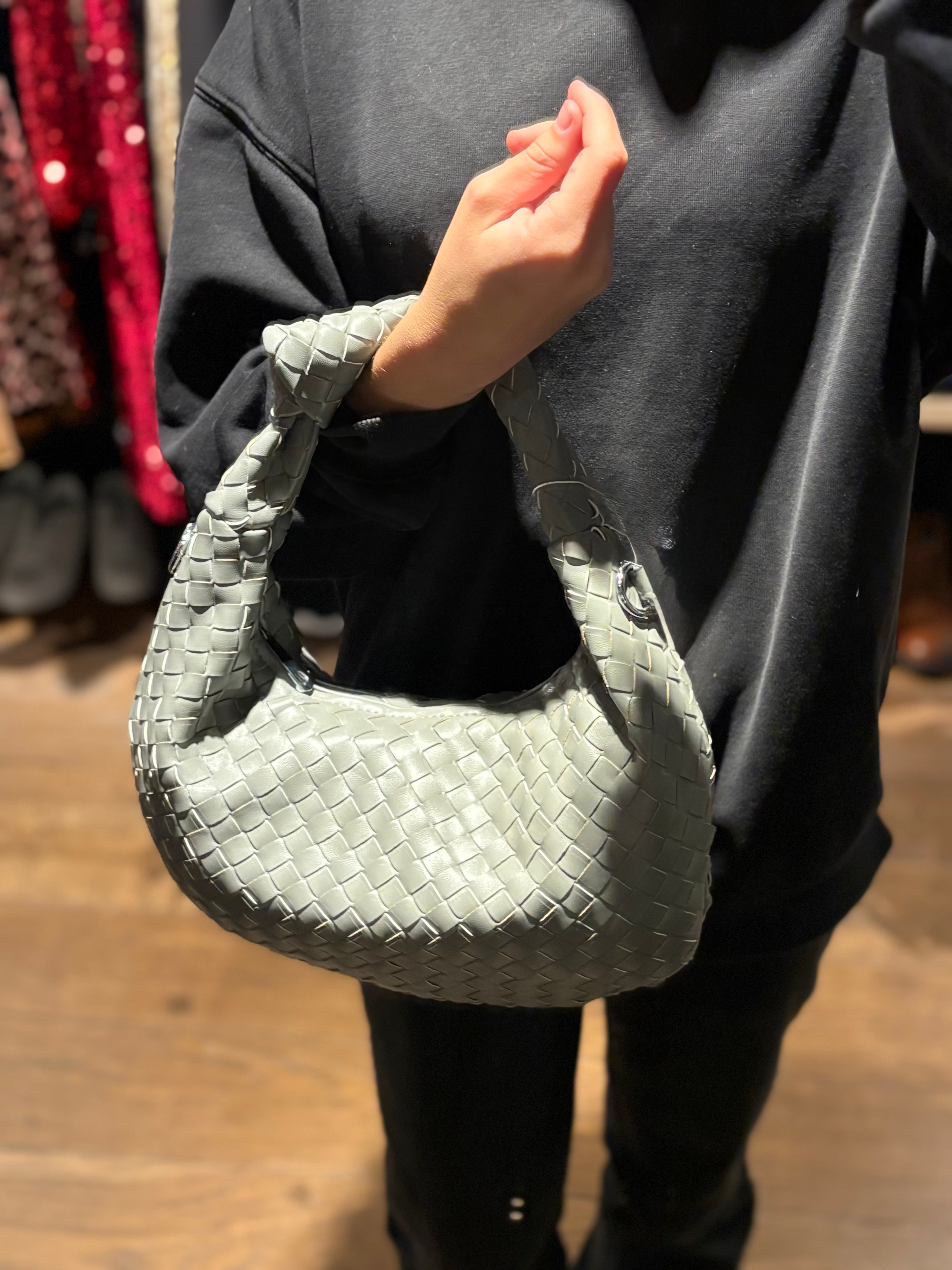 Sac tressé effet cuir – Élégance & tendance
