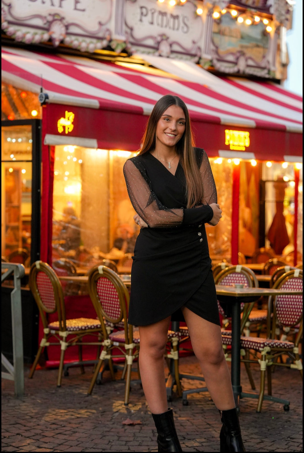 Robe Noire Élégante – Manches Transparentes à Pois | Coupe Portefeuille Chic