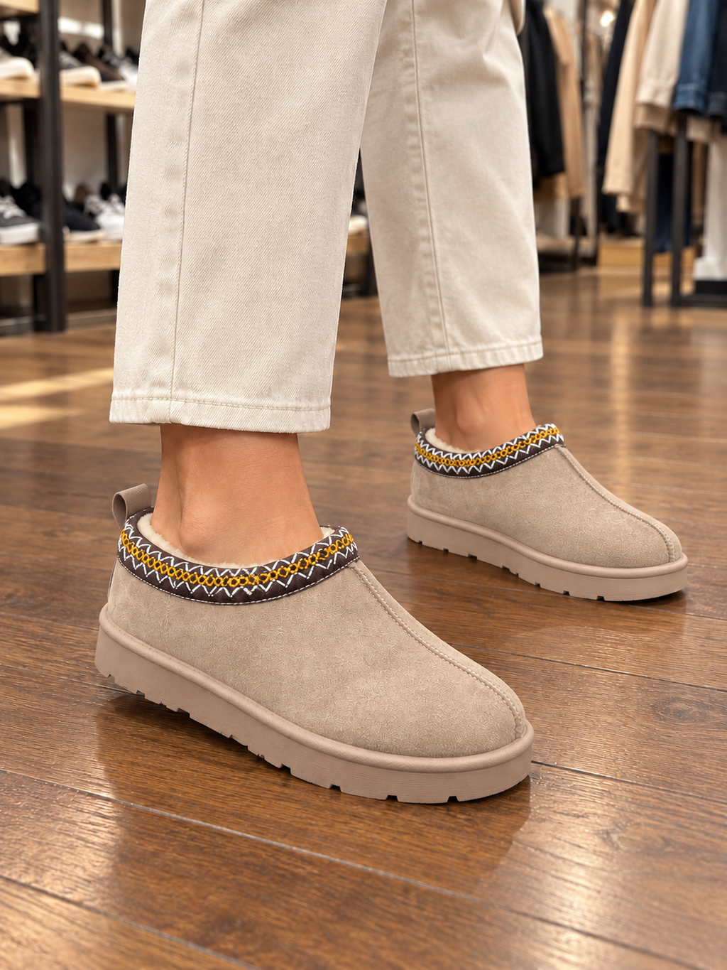 Chaussures fourrées basses taupe clair pour femme – KIFFEUR
