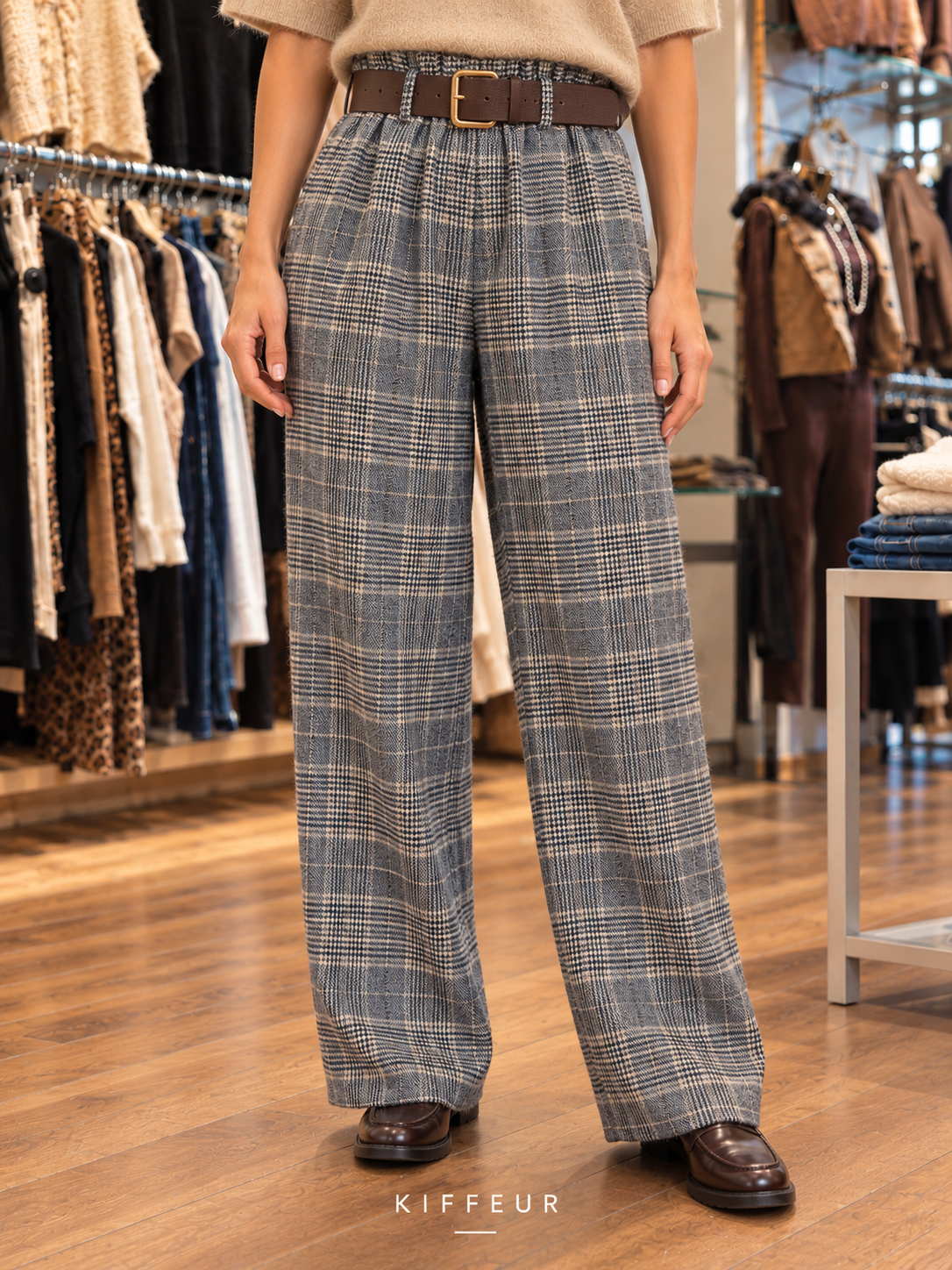 Pantalon à carreaux gris porté – KIFFEUR