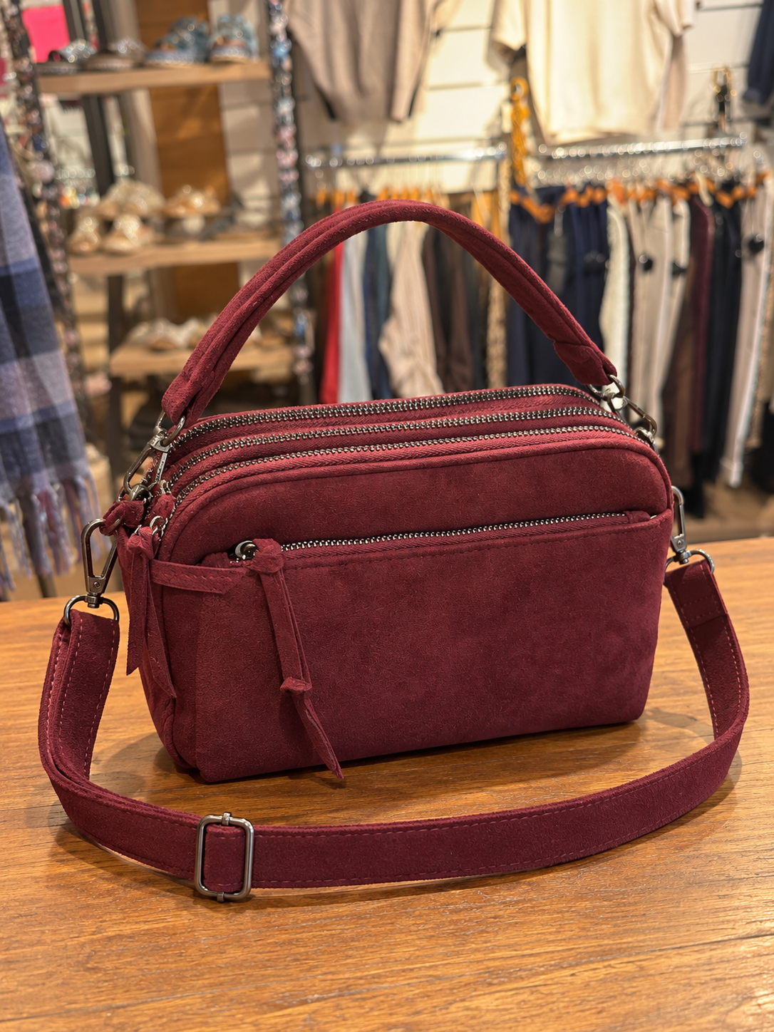 Sac bandoulière femme bordeaux multipoches effet suédine – KIFFEUR